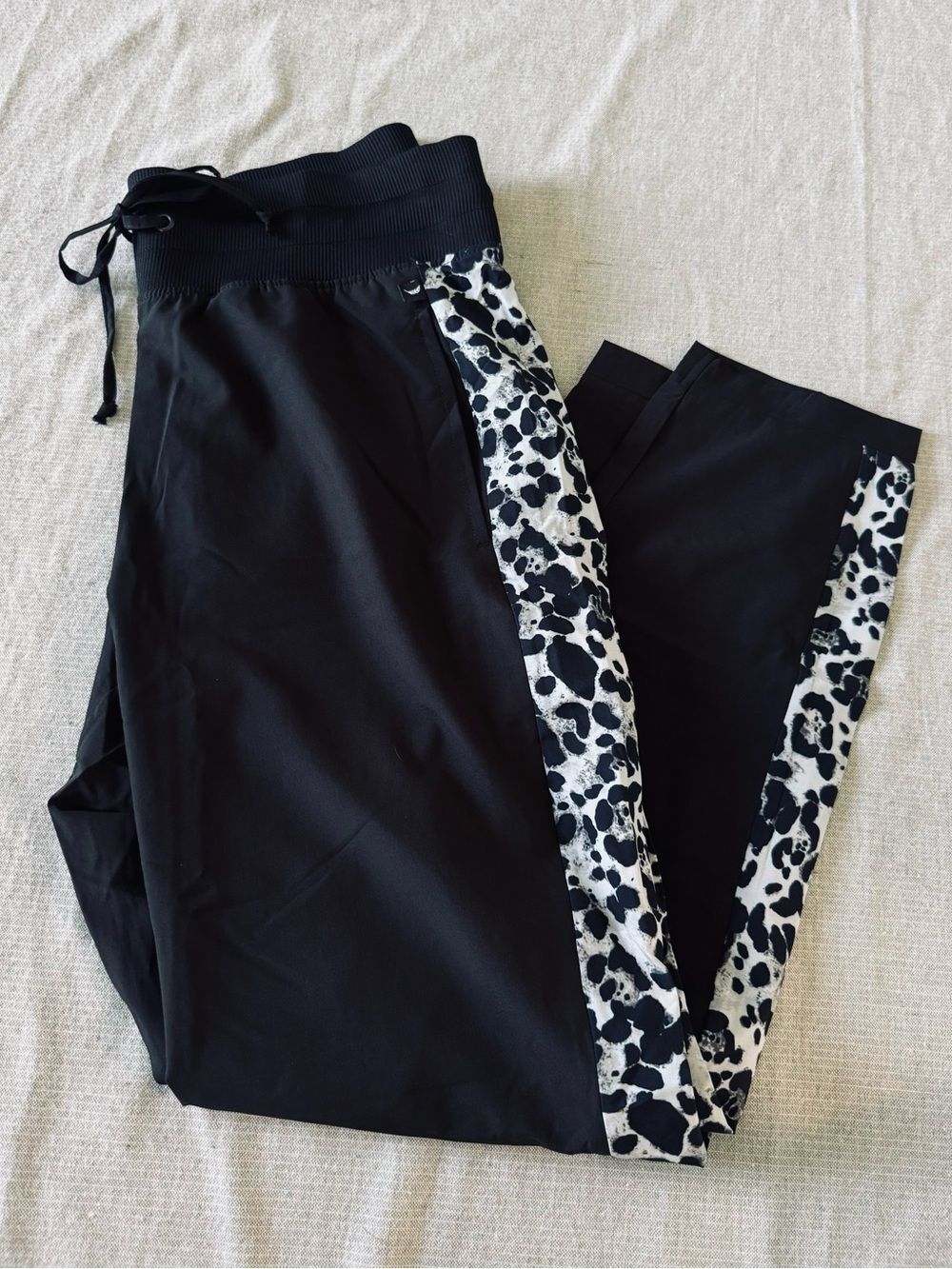 Jessica Simpson Lightweight Cropped Jogger Pants S